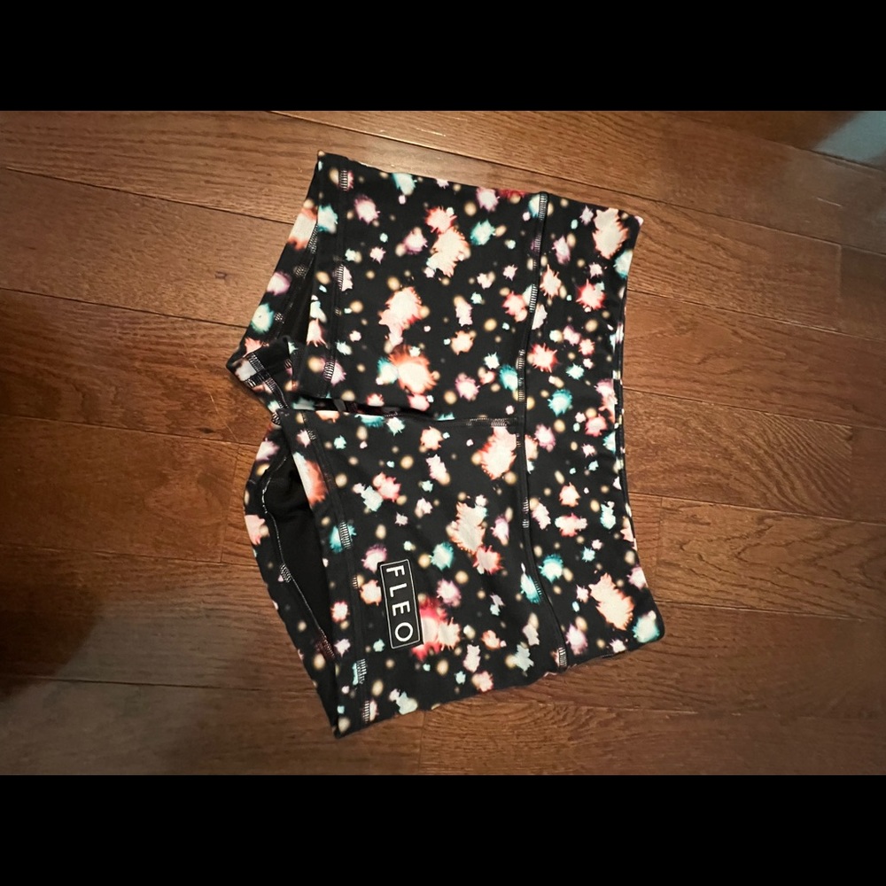 Washed but never worn size small FLEO.